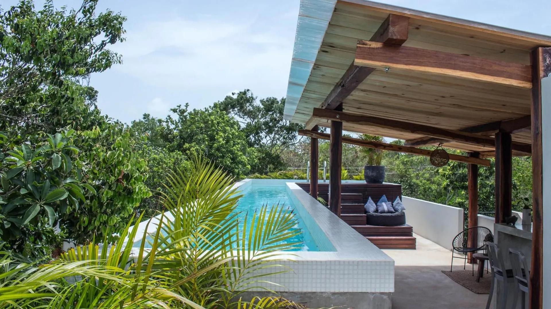 Nomad Humans Coliving Apartments Tulum