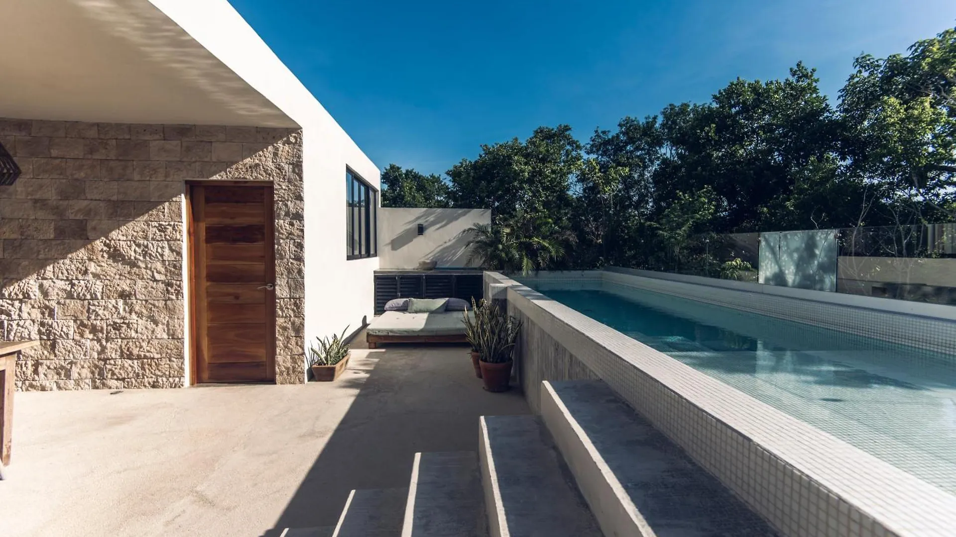 Nomad Humans Coliving Apartments Tulum