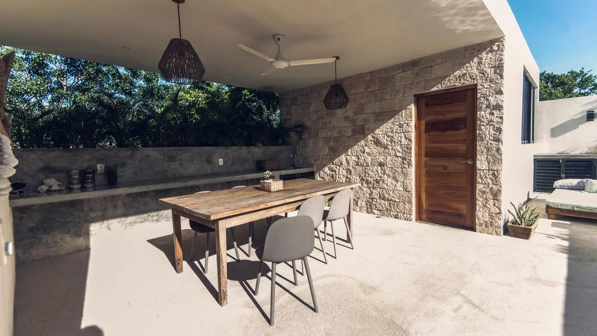Nomad Humans Coliving Apartments Tulum