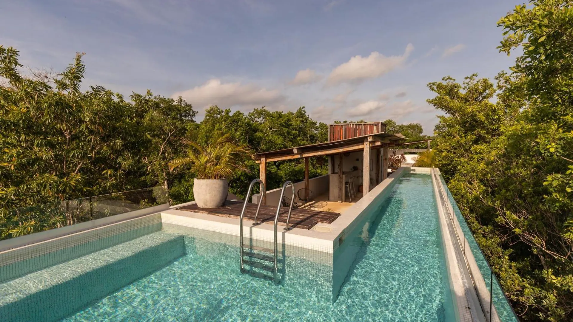Nomad Humans Coliving Apartments Tulum